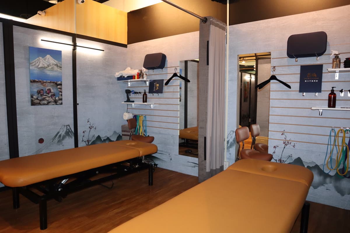 鬆鶴 Body Studio 金典綠園道店 店內環境 3 — 台中西區一對一張力調整空間