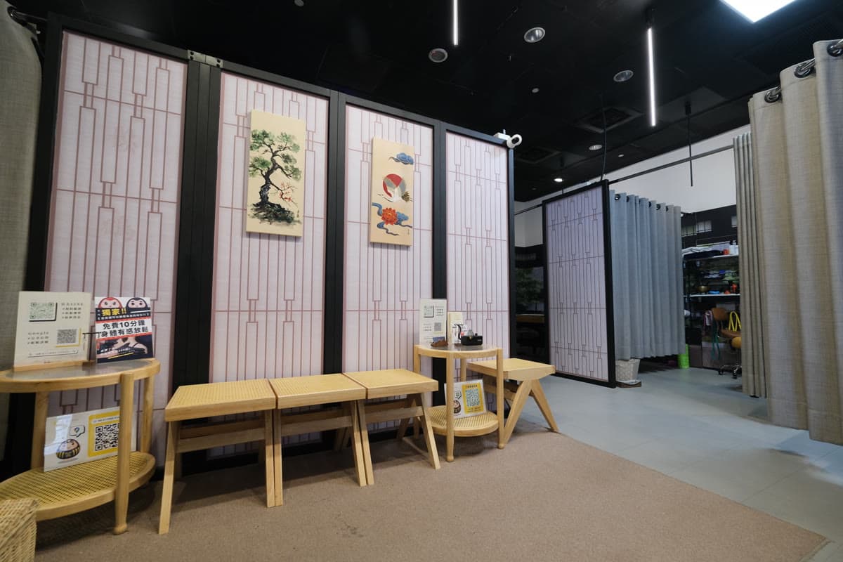 鬆鶴 Body Studio 京站時尚店 店內環境 3 — 台北車站一對一張力調整空間