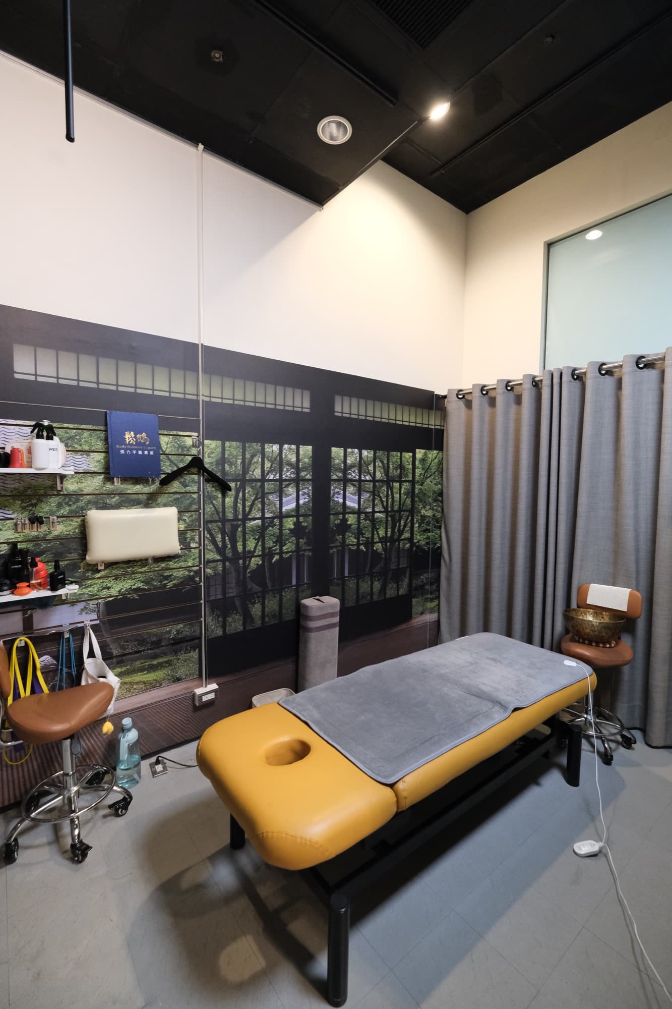 鬆鶴 Body Studio 京站時尚店 店內環境 1 — 台北車站一對一張力調整空間