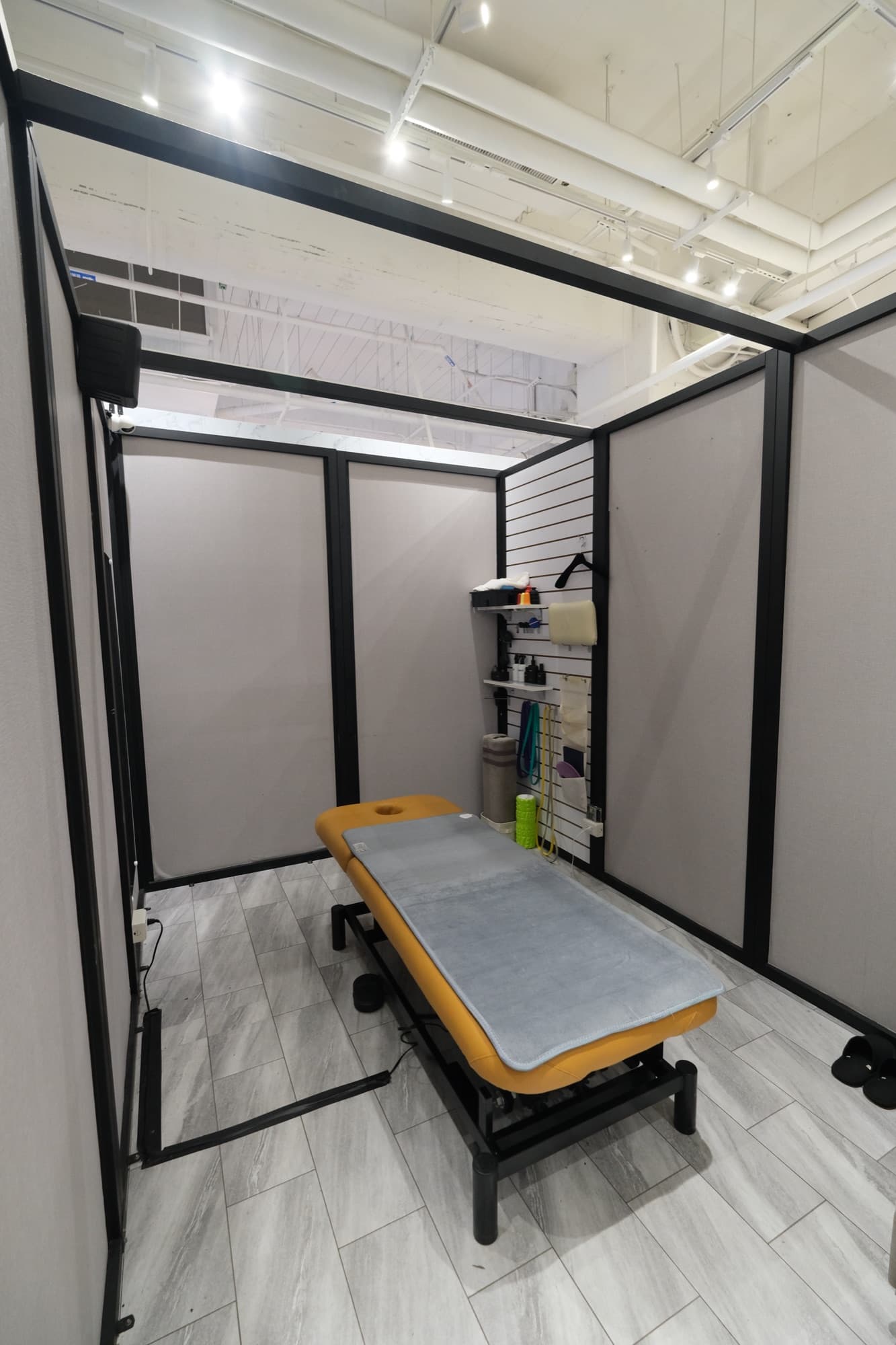 鬆鶴 Body Studio 文心秀泰店 店內環境 1 — 台中南屯一對一張力調整空間